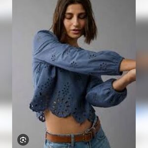 American Eagle AE Cotton Floral Eyelit Embroidered Cropped Top Blue Size M
